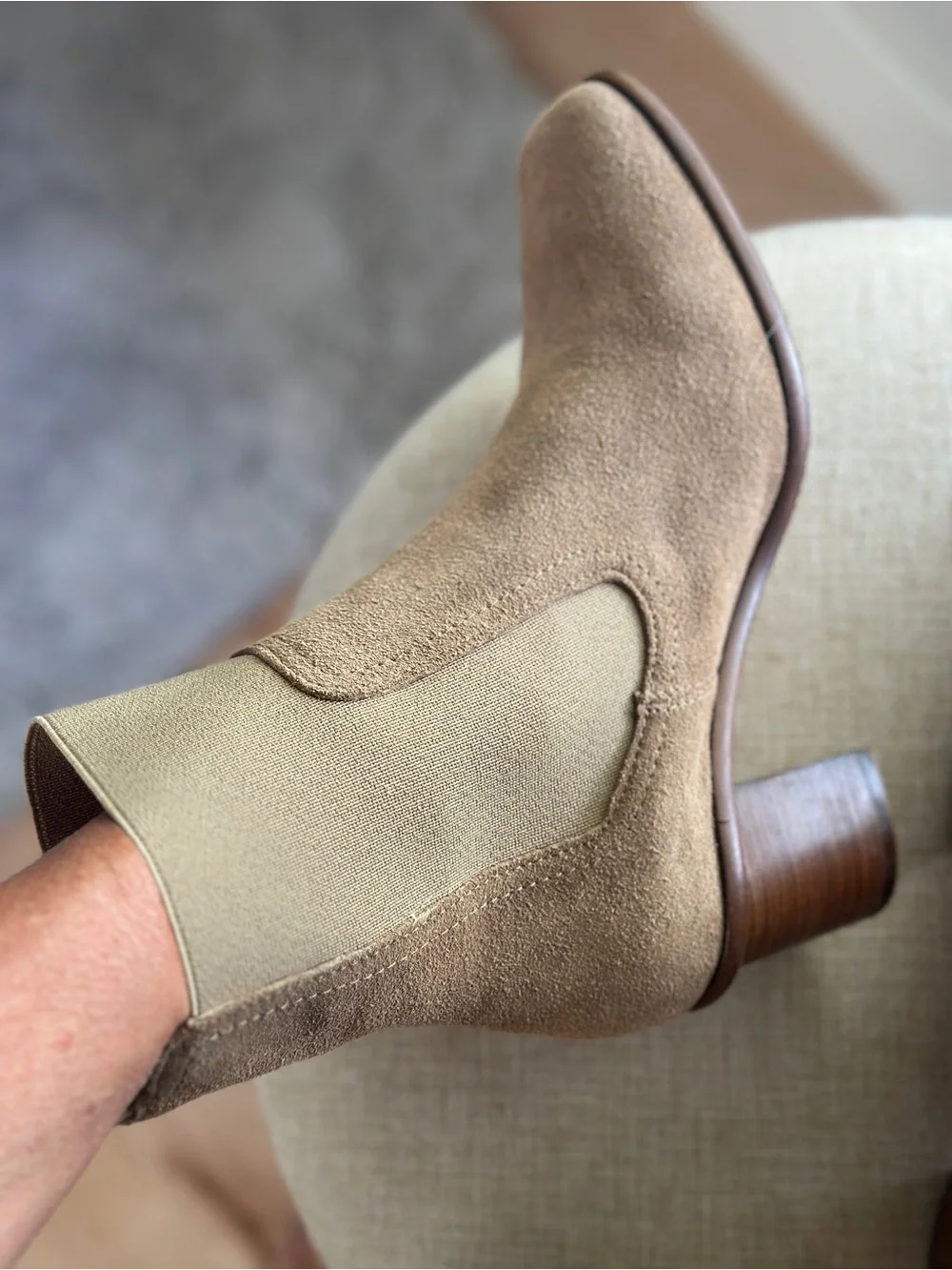 Patina taupe suede